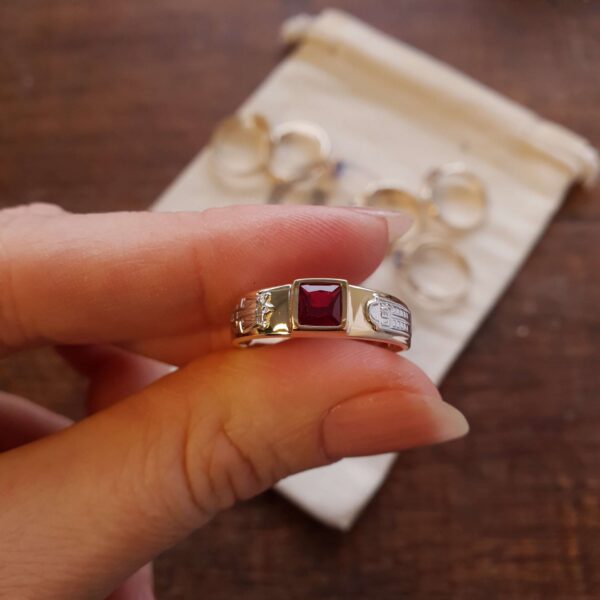 Anel de formatura em ouro maciço C157