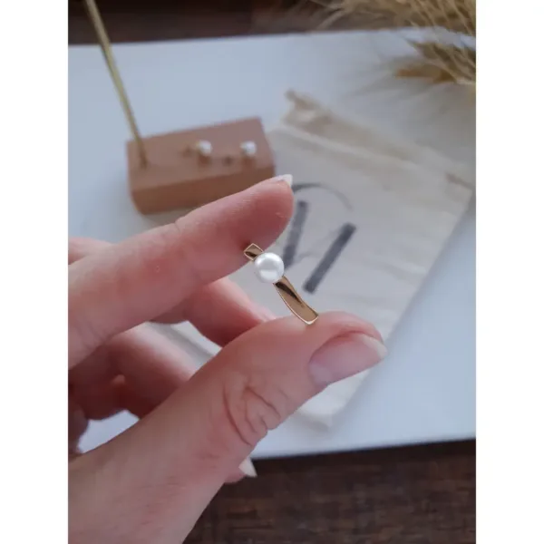 Anel de ouro com pérola