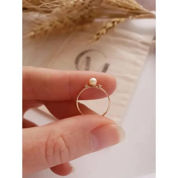 anel de pérola em ouro maciço
