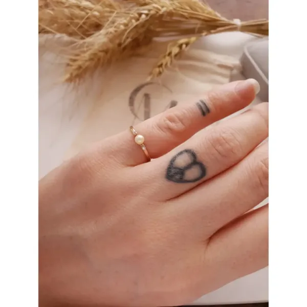 anel de pérola em ouro maciço