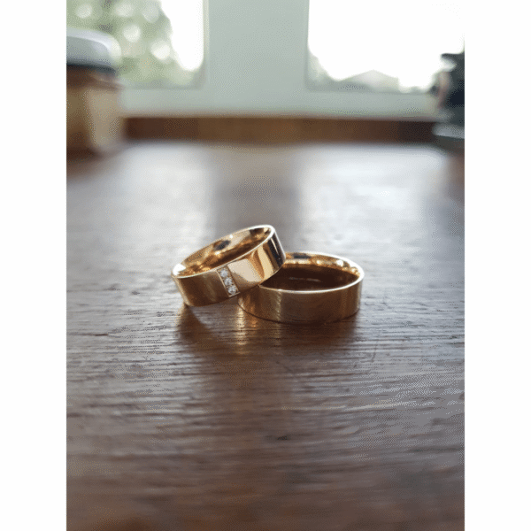 Par de aliança Ouro maciço anatômica (5,5mm)