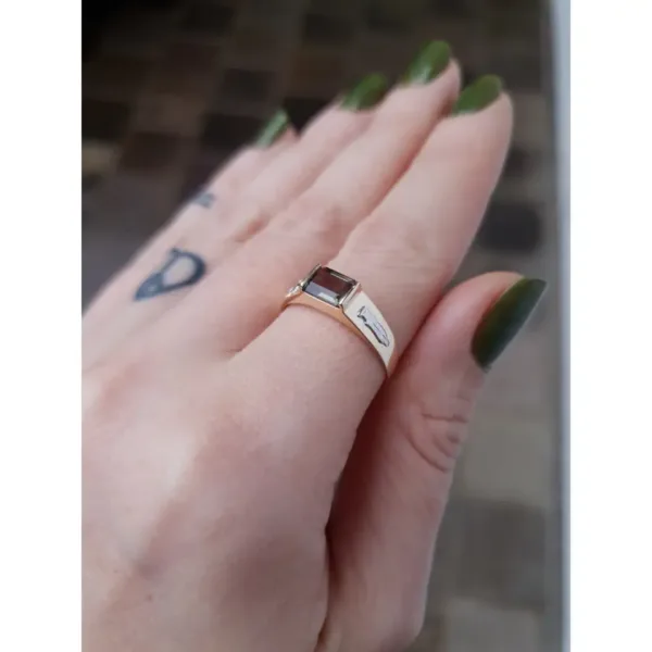 Anel C155 em ouro maciço no curso de Técnico de Enfermagem