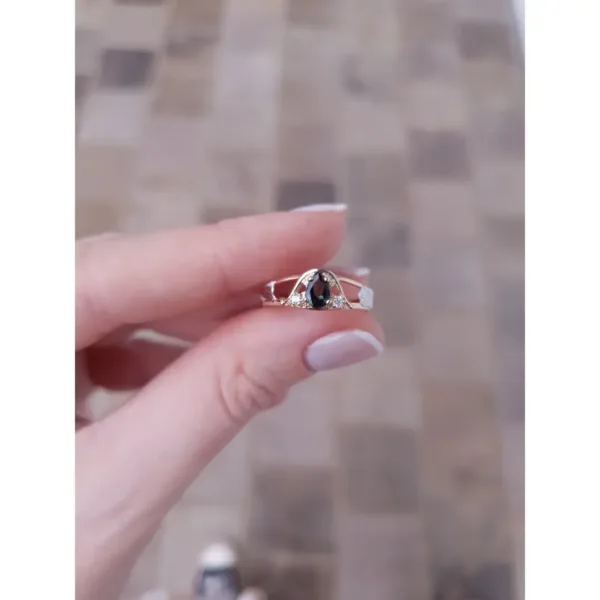 Modelo C168 em ouro maciço no curso de magistério