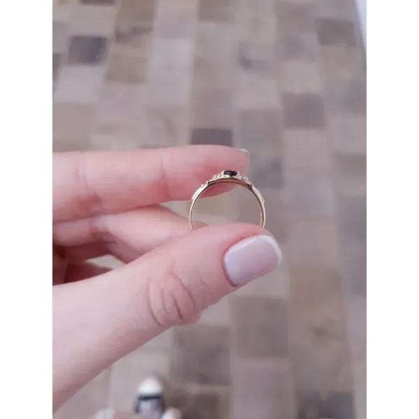 Modelo C168 em ouro maciço no curso de magistério