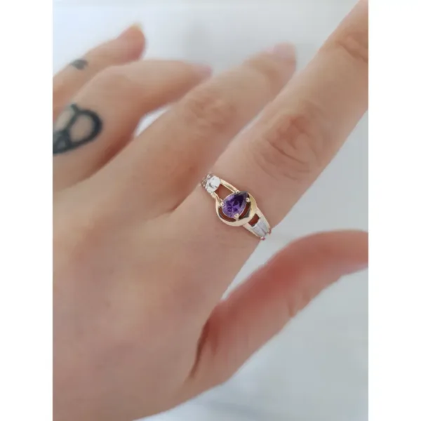 Modelo C165 no curso de pedagogia em ouro maciço