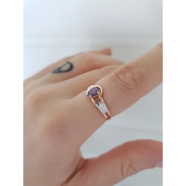 Modelo C165 no curso de pedagogia em ouro maciço