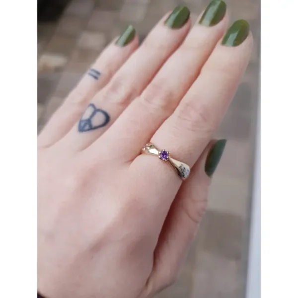 Anel no curso de Letras C164 em ouro maciço