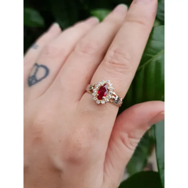 Anel C158 no curso de Direito em ouro maciço